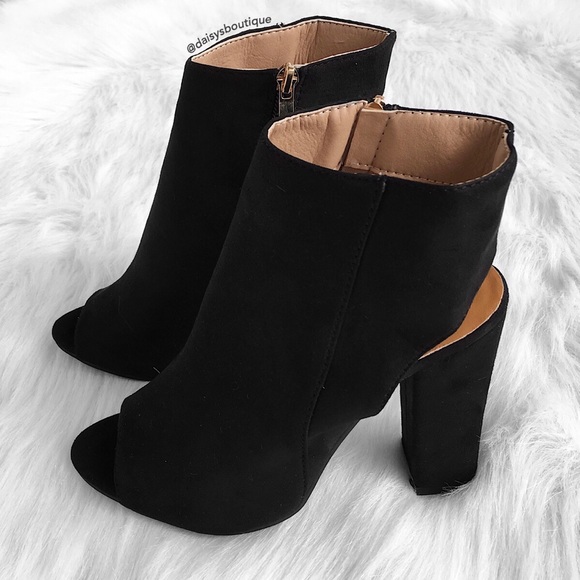 ❤️LAST CHANCE❤️ Black peep chunky heel ankle boots - Picture 4 of 5